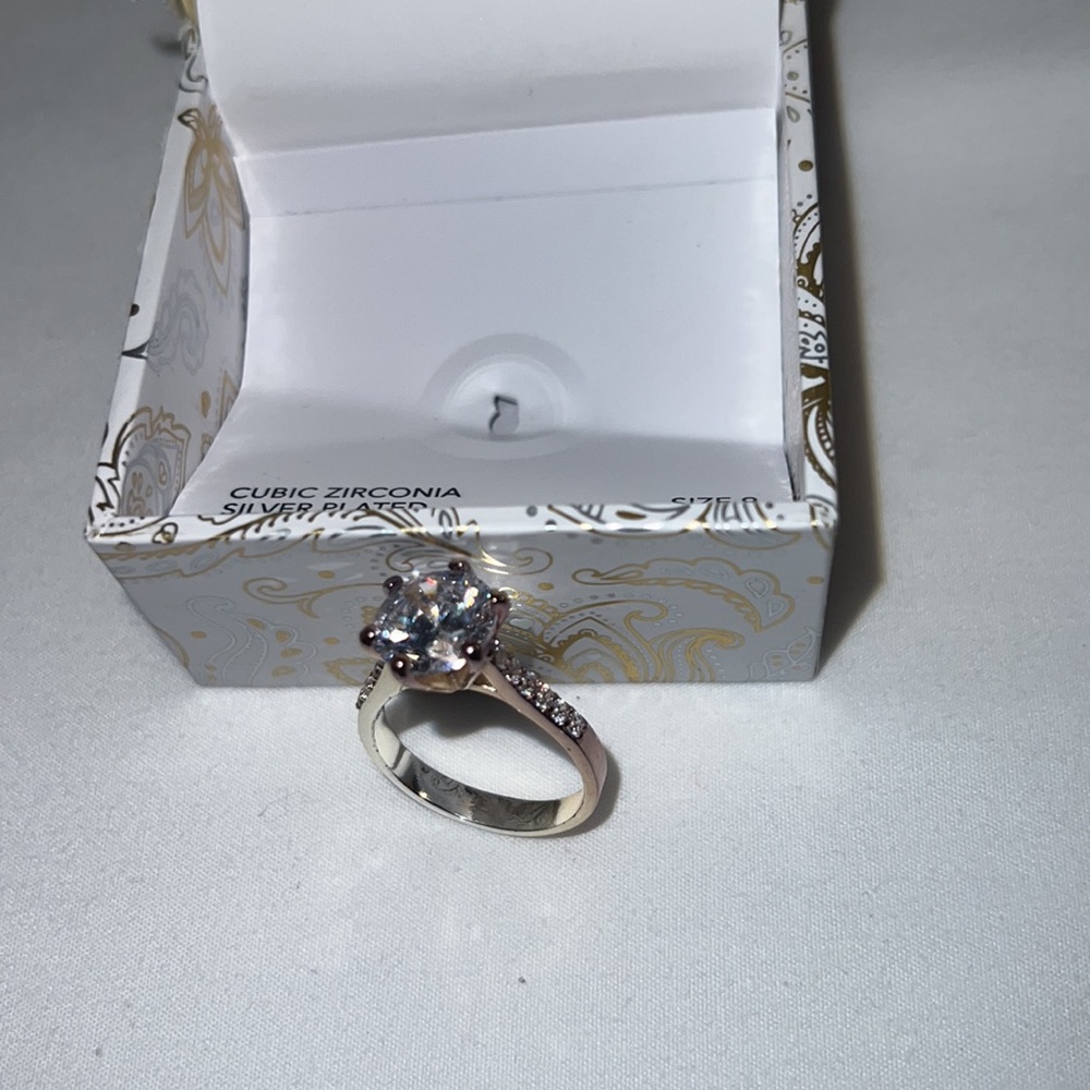 CHARTER CLUB GOLD RING - Picture 3 of 7
